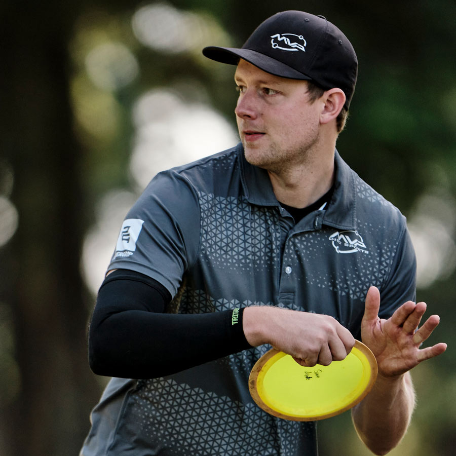 Team GRIPeq member, Simon Lizotte, gets ready to tee off with a disc in-hand.