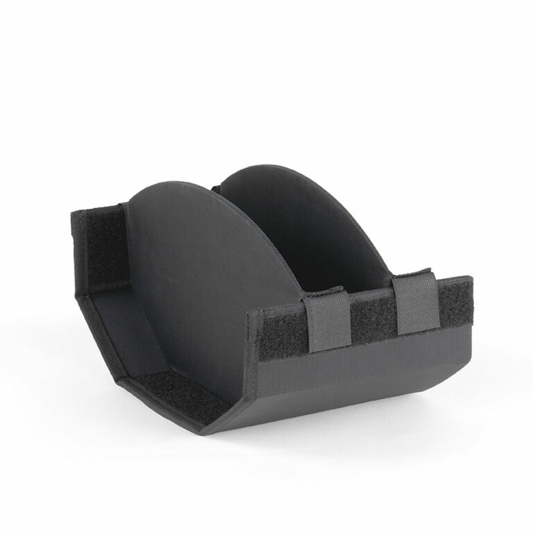 A small disc divider, assembled on a white background.