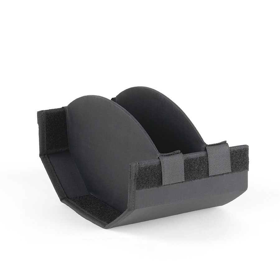 A small disc divider, assembled on a white background.