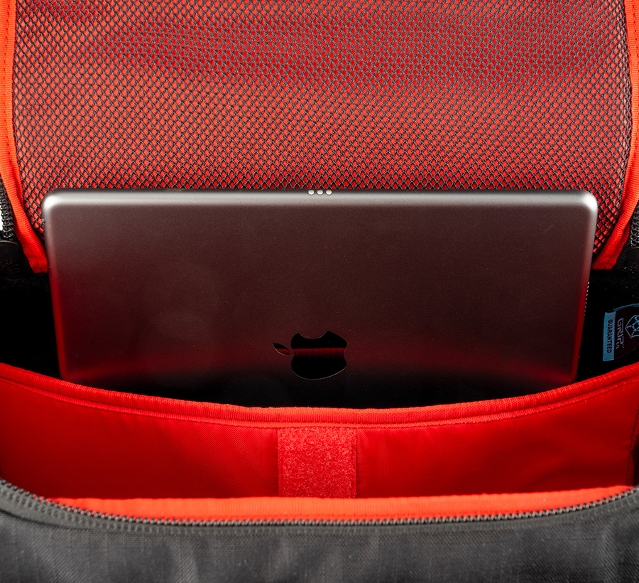 The GRIPeq MB-TSD1, closeup of the laptop sleeve.